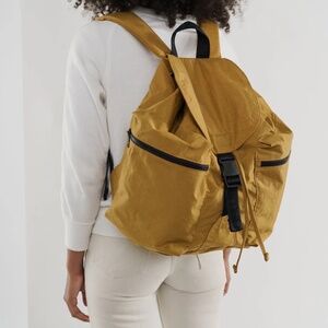 BAGGU Camel Large Sport Backpack